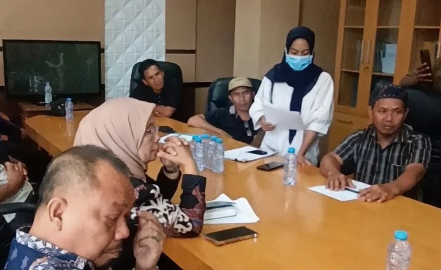 Lahan Digusur Tanpa Ganti Rugi untuk Kawasan Industri IHIP, Petani Luwu Timur Mengadu ke DPRD